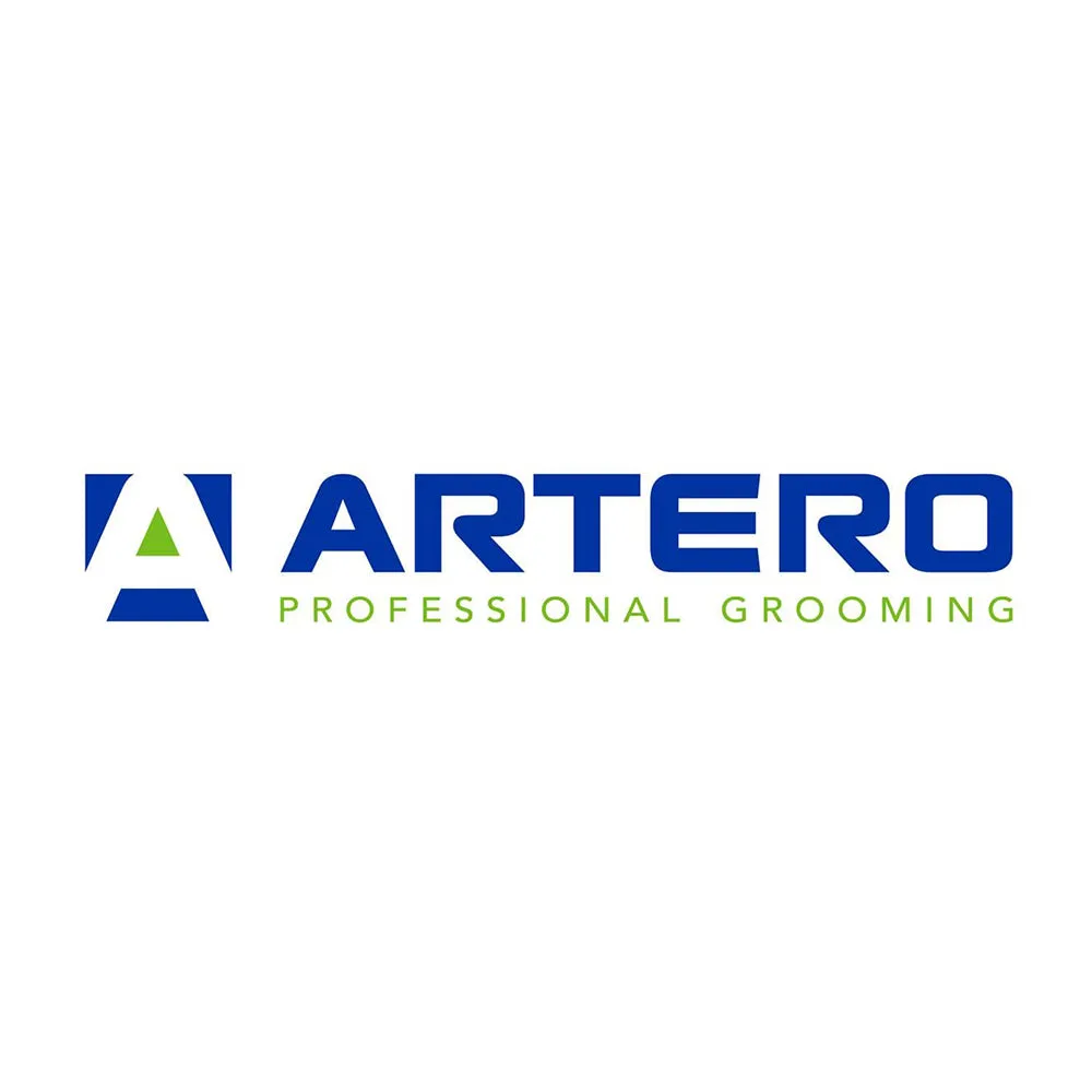 Nature Collection Medium Slicker Brush by Artero